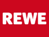 Rewe Logo in weiß auf rotem Hintergrund.