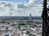 Skyline Aussicht Köln mit Blick vom Kölner Dom auf den Rhein und auf den Fernmeldeturm Colonius